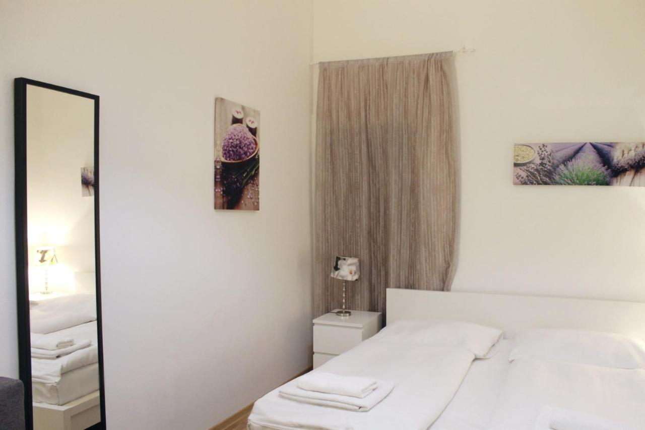 Modern Apartment Ve Smeckach 28 — Fotky 1